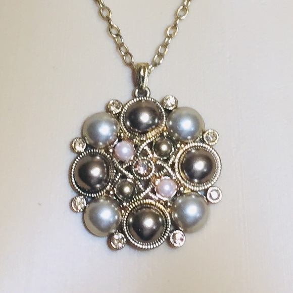 Monet Jewelry - HOST PICK 🎊🎉🎊🎉🎊 MONET Gorgeous Pendant Necklace